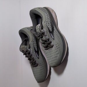 Brooks Ghost 13 women’s size 10